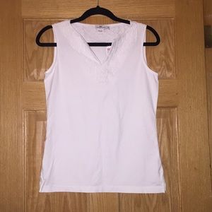 Vineyard Vines white top (NEVER WORN!)